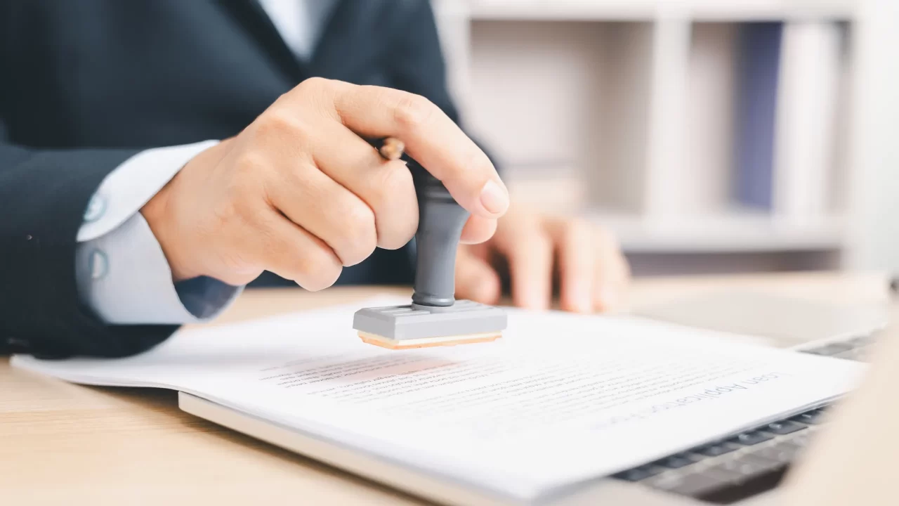 Atto impositivo tributario: cos’è, cosa deve contenere e come difenderti